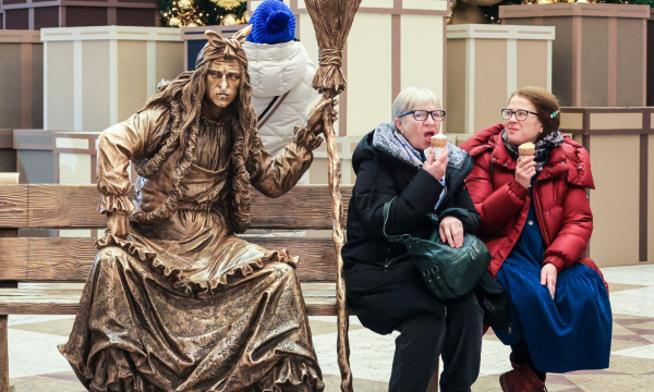 Пенсии в 2025 году: кому и на сколько поднимут